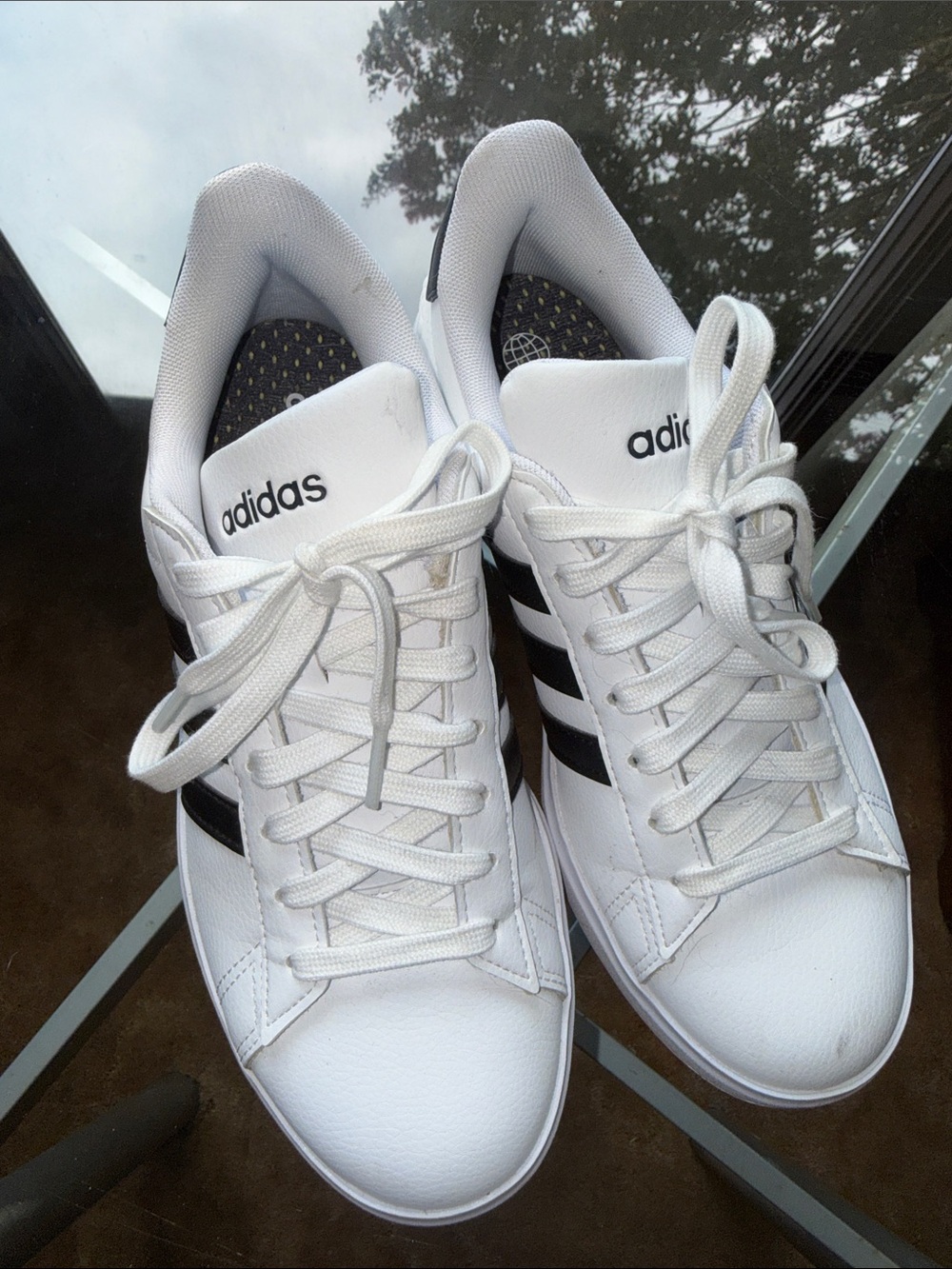 Adidas size 8 women’s sneakers